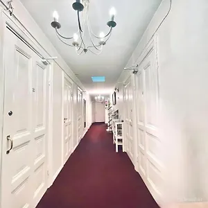 2* Hotel Senate